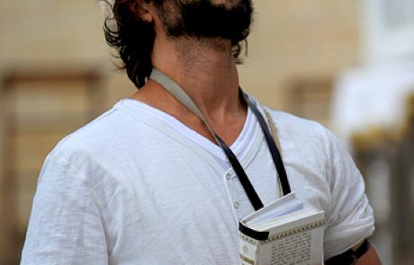 האם מותר להתפלל שמונה עשרה באנגלית?