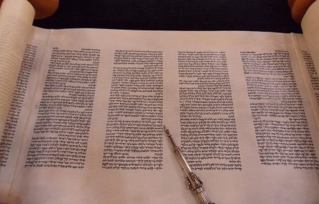 האם קריאת ההפטרה צריכה להיות מקלף?