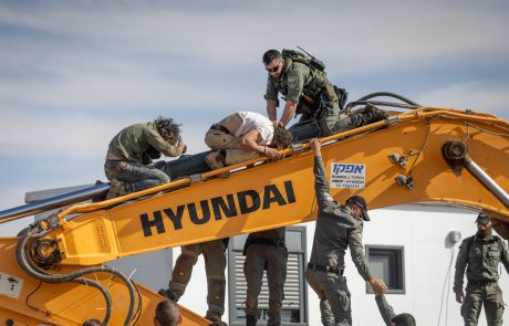 מה באמת קורה בגבעות?